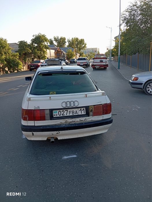Легковой автомобиль Audi 80 на авторазбор