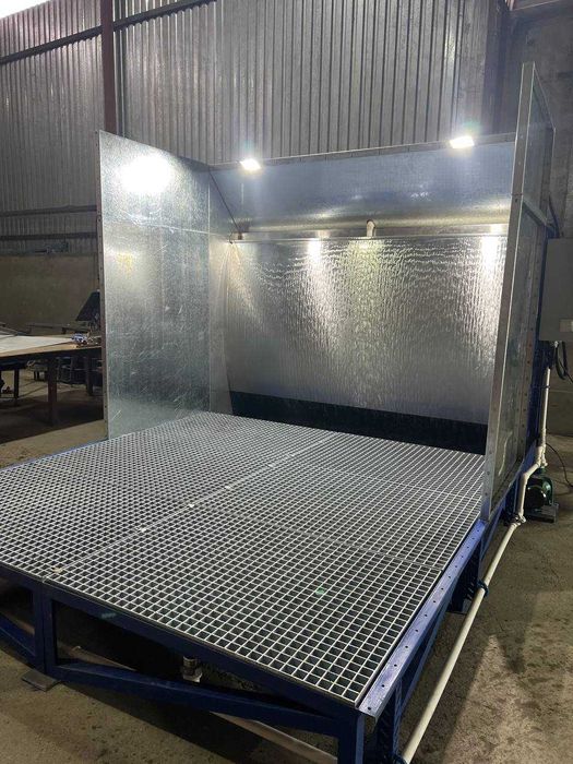 Покрасочная камера с водяной
завесой