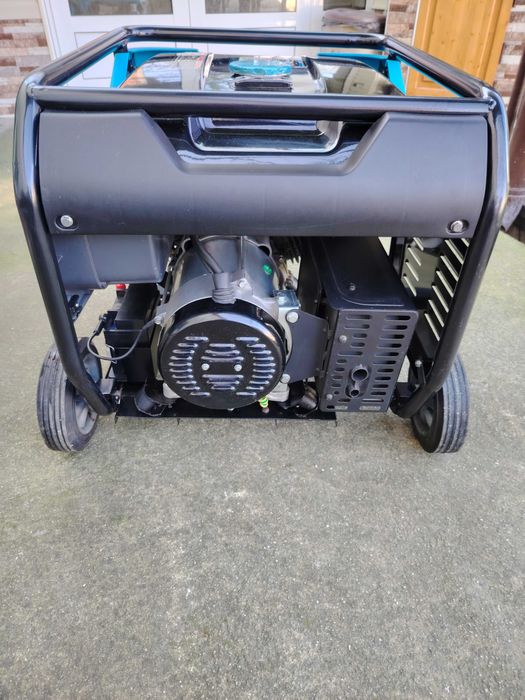 Бензинов монофазен генератор.