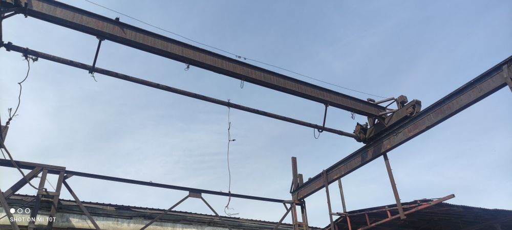 Продаётся мостовой кран (советский)