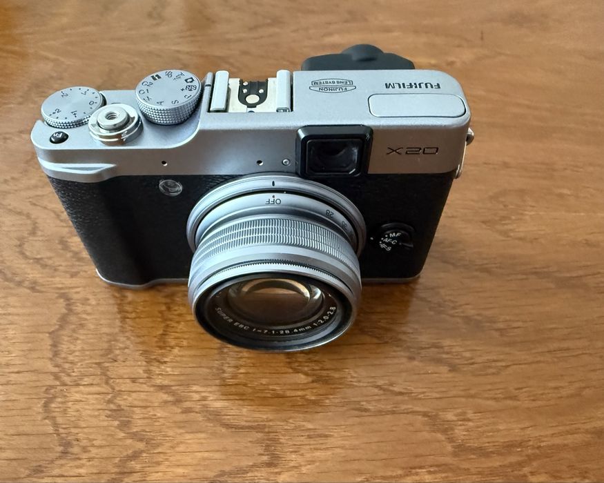 Camera foto digitala Fujifilm x20 impecabila