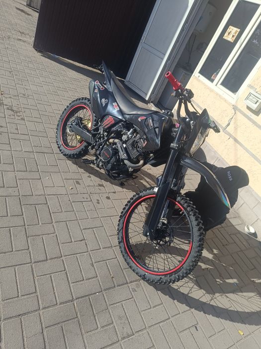 Эндуро 300 кубов на полном ходу