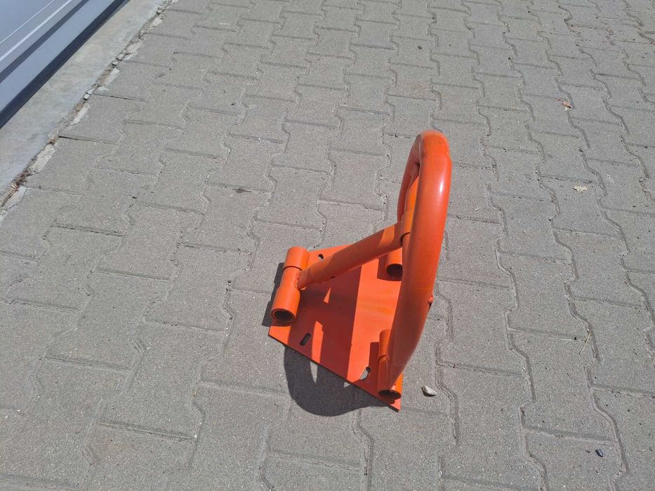 Продавам Паркинг скоби