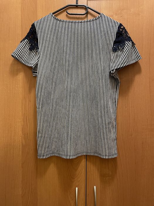 Тъмносиня блуза на райе с дантела, закупена от Orsay, размер S