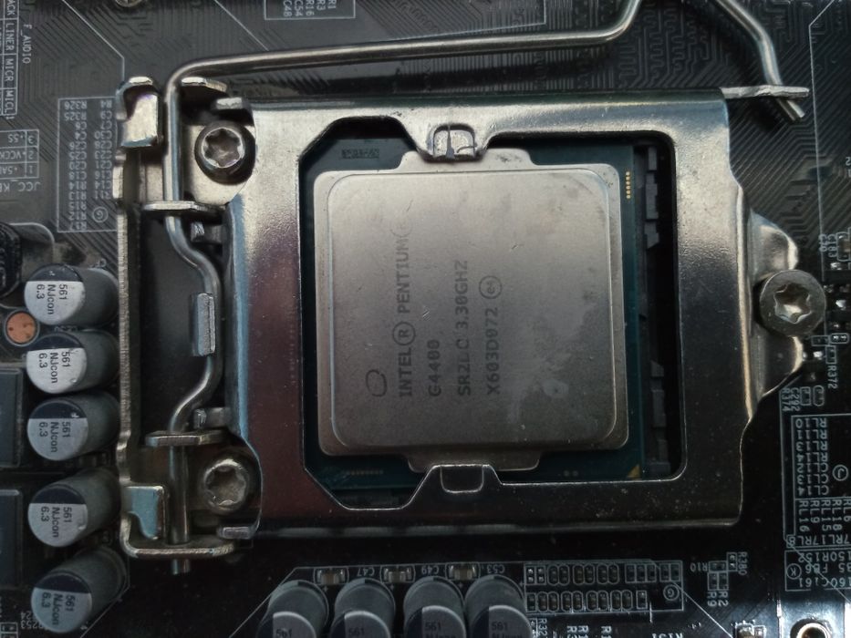 CPU-протсессор,Материнка, ОЗУ,Блок питания, Wifi