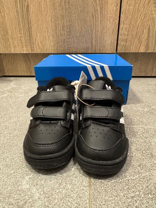 Детски обувки Adidas Team Court 2