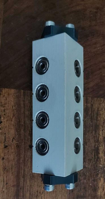 Sablon mobila din plastic dur forma L ericsoane si dibluri versiune 3