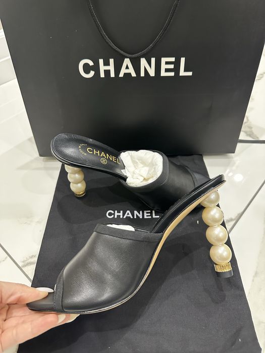 Налични чехли от кожа