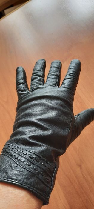 Продам перчатки женские кожаные