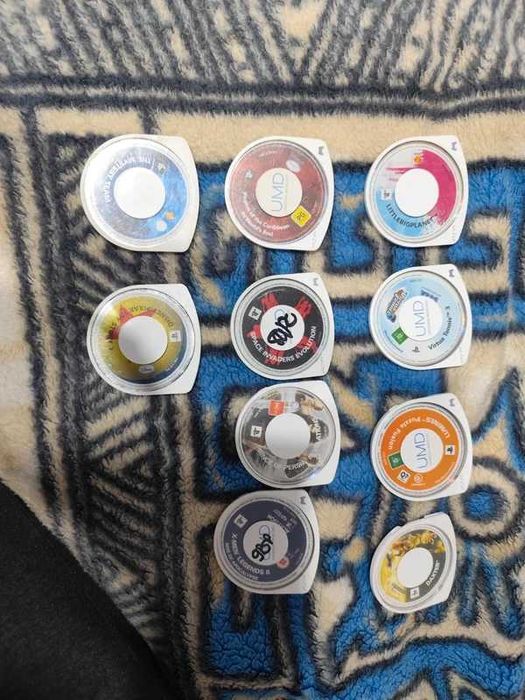 colecție de 10 jocuri pentru psp (LBP, Daxter, Lumines)