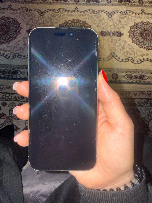 iPhone 15 Pro в идеальном состоянии