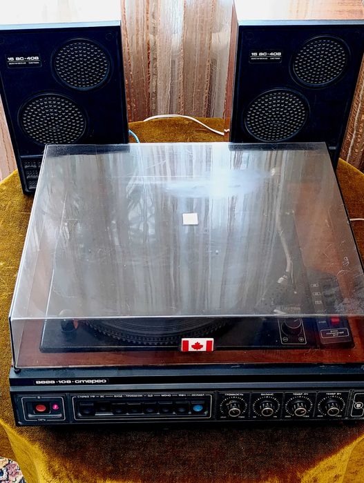 Продам Электрофон ВЕГА-108С с пластинками