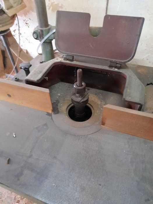 Машини за дървообработка Банциг Циркуляр Фреза Абрихт Метална преса