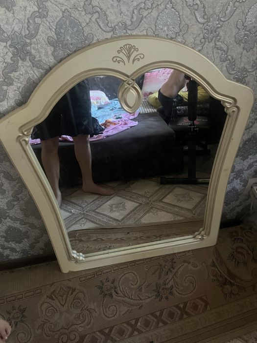 Продам зеркало для спальни или прохожей