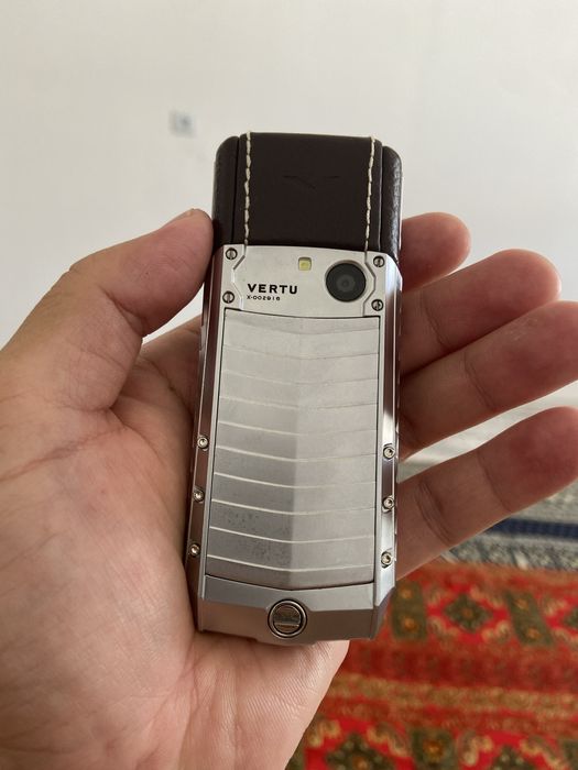 Vertu ascent x телефон