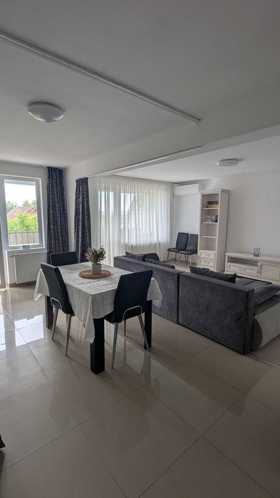 Spre închiriere apartament cu 2 camere, bloc nou,  parcare în curte, AC.