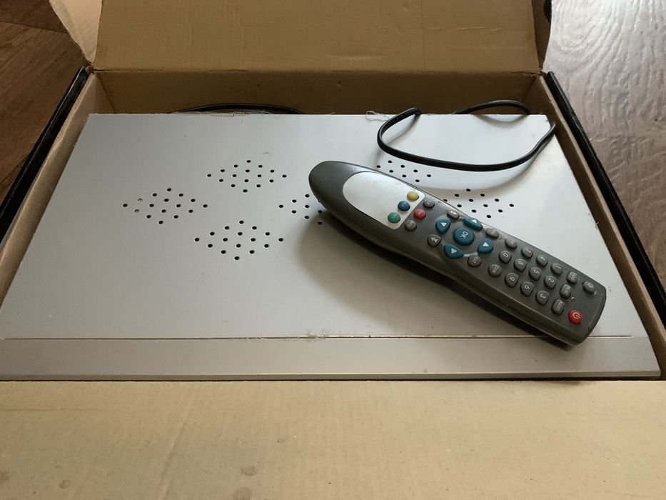 Цифровой спутниковый ресивер SVEC