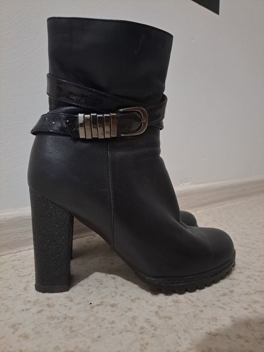 Демисезонные полусапожки