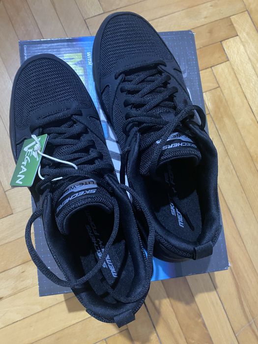 Skecher marimea 43 noi