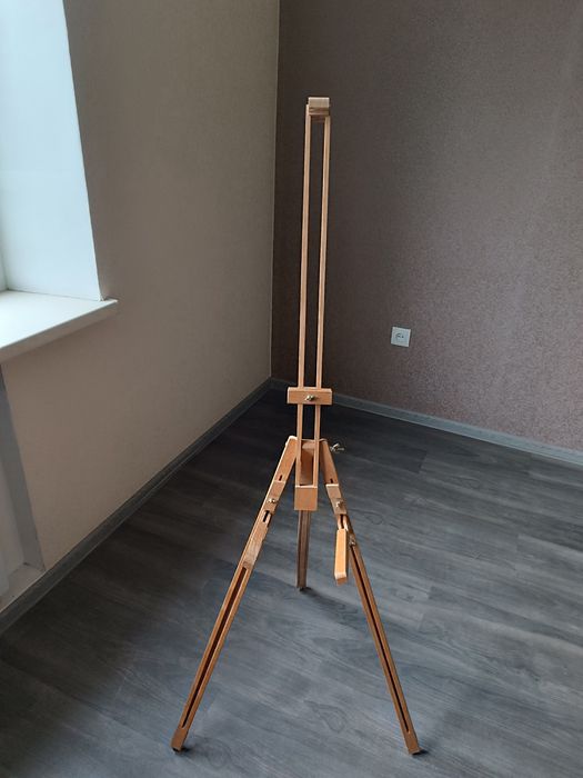 Продаю итальянский мальберт CAPELLETTO для рисования