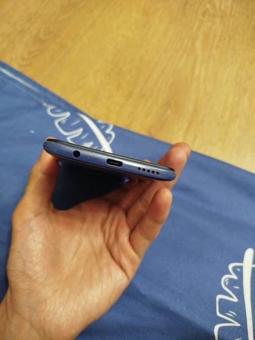 Продам Редми нот 9 и термосумку яндекс