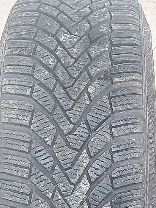 Se vinde 4 anvelope cu jante cu tot