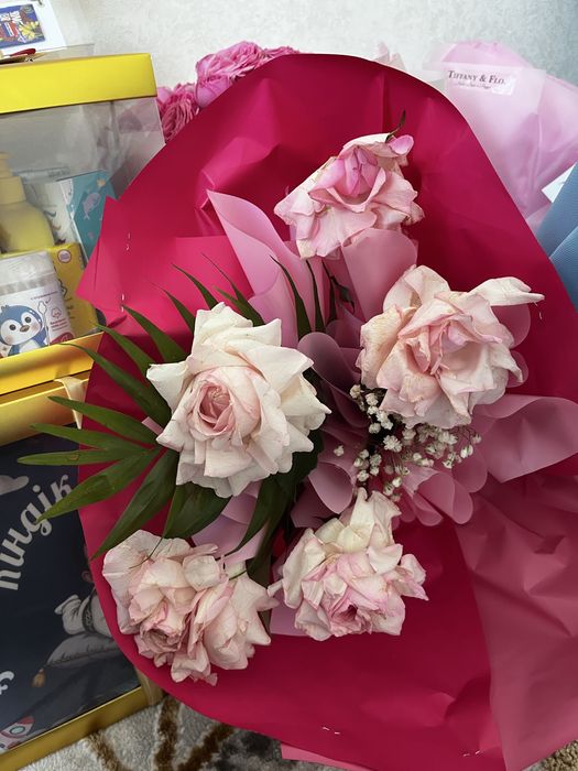 Гүлдер сатылады . Бүгін келген 5 мың