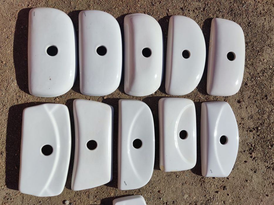 Б/у унитазы для стройки, бачки и крышки от бачков.