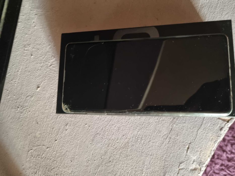 Samsung S10+ ecran fisurat