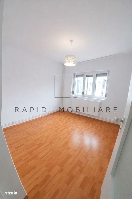 Apartament 3 Camere - Decomandat - Etaj 2/4 - Micro 21