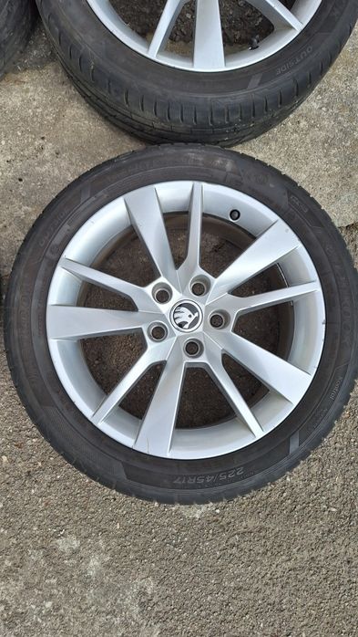 Jante aliaj Skoda R17 cu anvelope Hancook Runflat 225/45/R17
