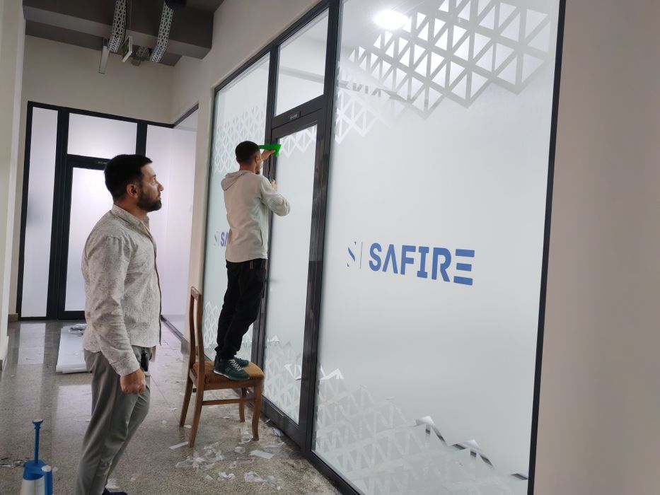 Матовая оклейка стеклянных поверхностей | Ташкент

Предлагаем професси