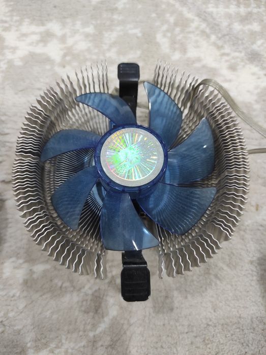Продам 2 кулера (вентилятора) для ПК