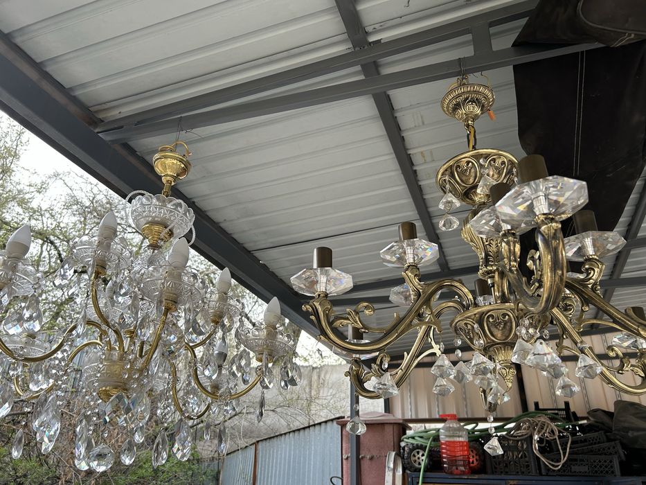 Продаю хрустальные  люстры