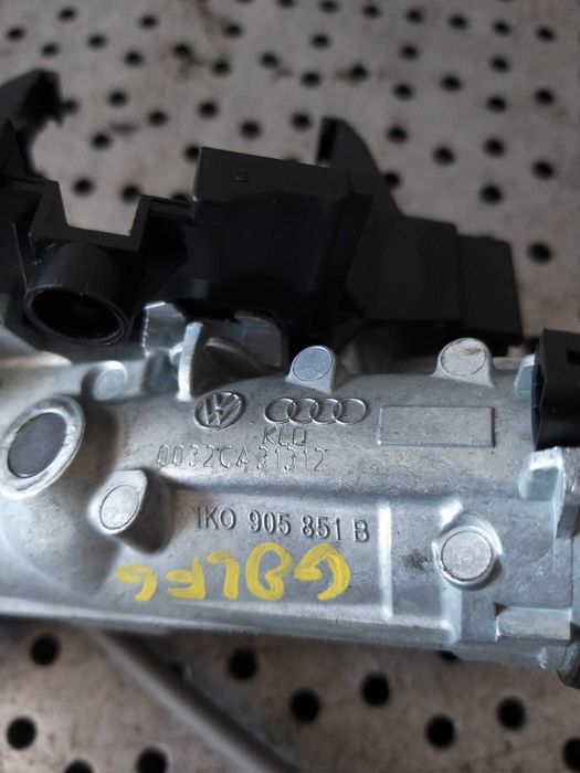 Contact auto cu cheie vw golf 6 5k 1k0905851b