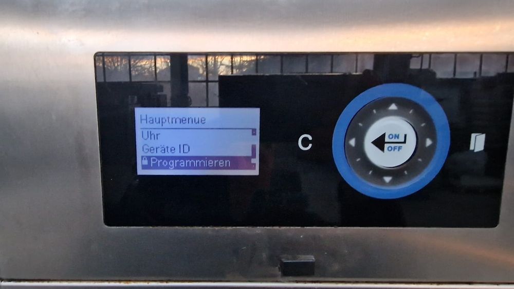 Немски конвектомат-фурна Wieseu със стойка и пароуловител