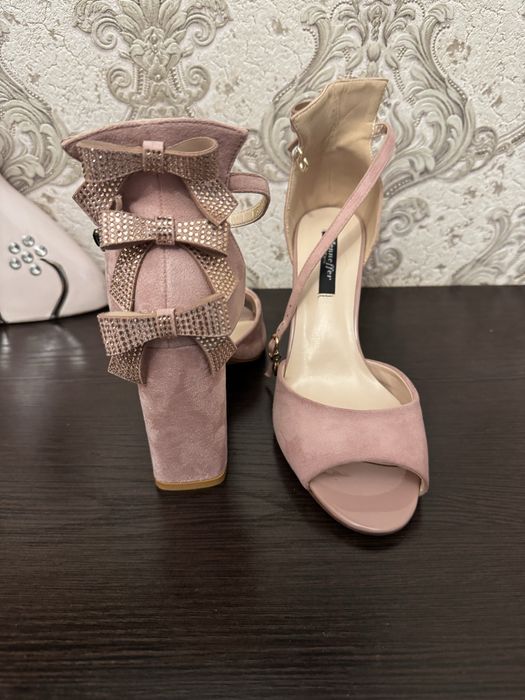 Новые босоножки на лето