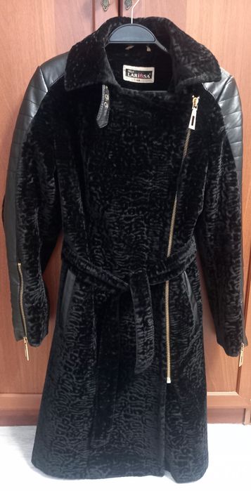 Продам демисезонное пальто