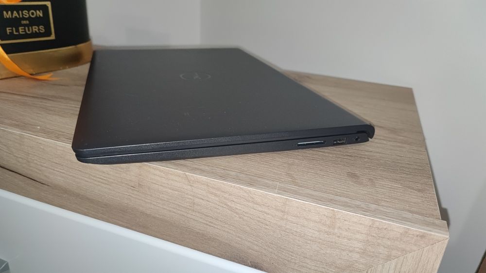 Dell Inspiron ( i3 gen11, 8 Gb ddr4, ssd NVMe 256 gb, baterie 4 ore)