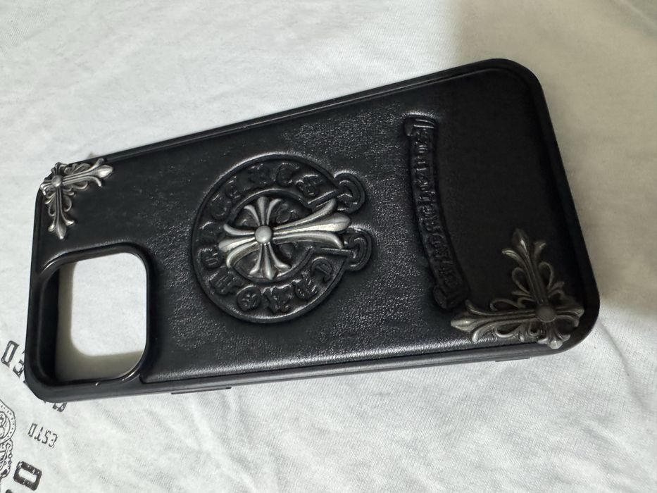 Чехол премиум для iPhone 15 Pro Max — Кожаный кейс Chrome Hearts