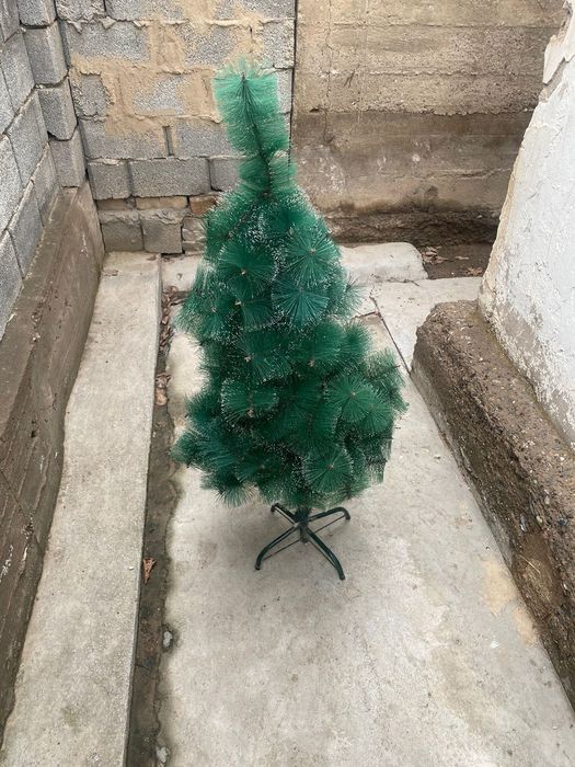Продаю ёлку искуственая