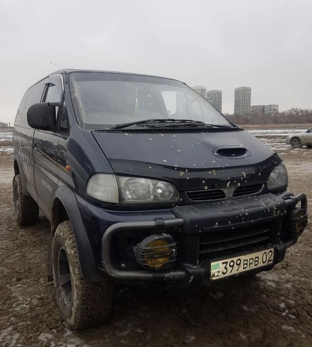 Фендера на Делика Булка Mitsubishi Delica