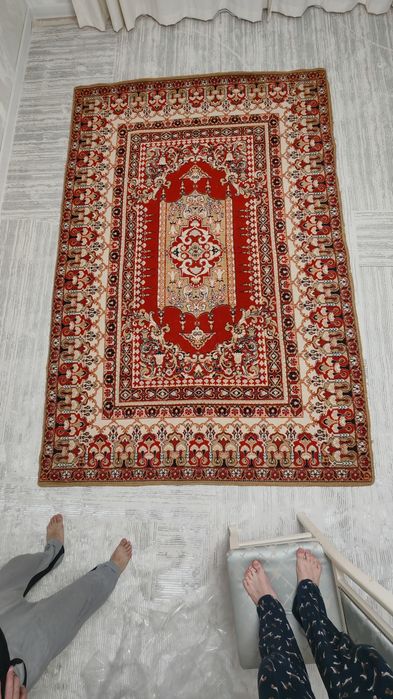 Продам ковёр 2х3