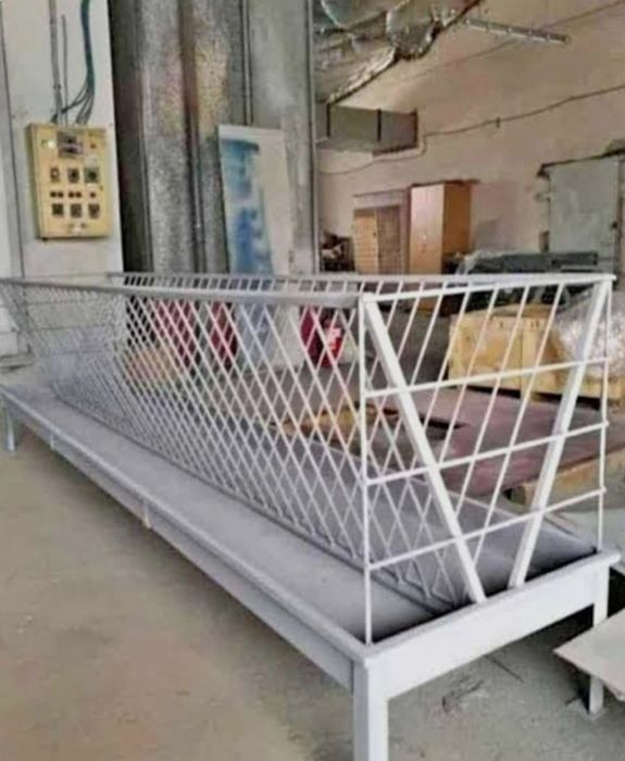 Vând iesle pentru oi pentru mai multe informații despre lucrare la num