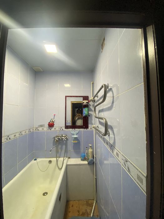 Arzon kvartira sotiladi Vasxod bozor yonida