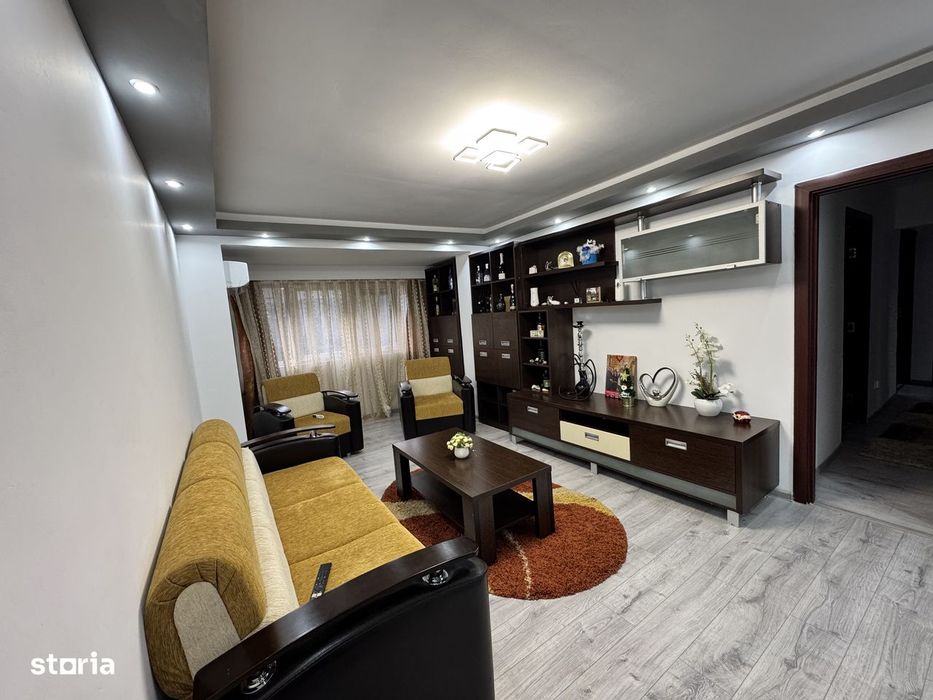 Apartament 4 camere, balcon, 110 mp, etaj 4