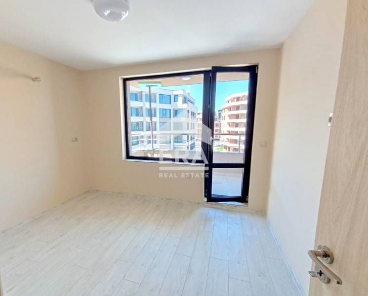 Продава се Двустаен апартамент в Поморие - 70 кв.м за 772 €/кв.м - Снимка #2