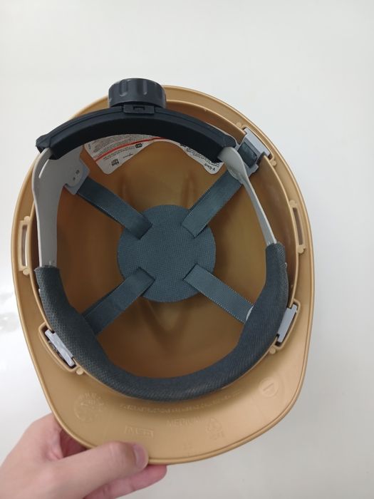 Продам каску HSE TCO