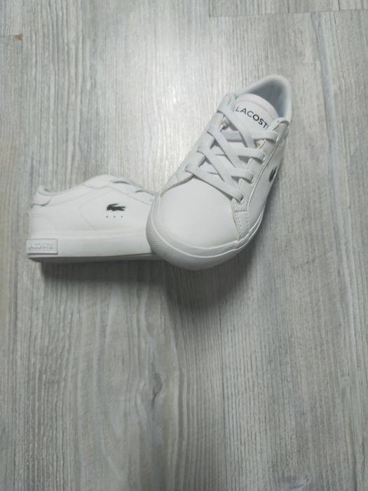 Pantofi sport marca Lacoste