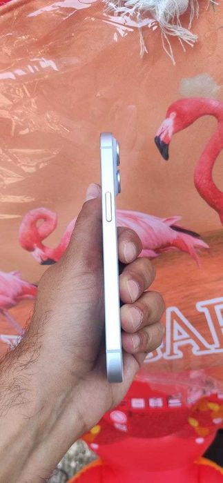 iPhone 15 128GB White - Перфектно състояние